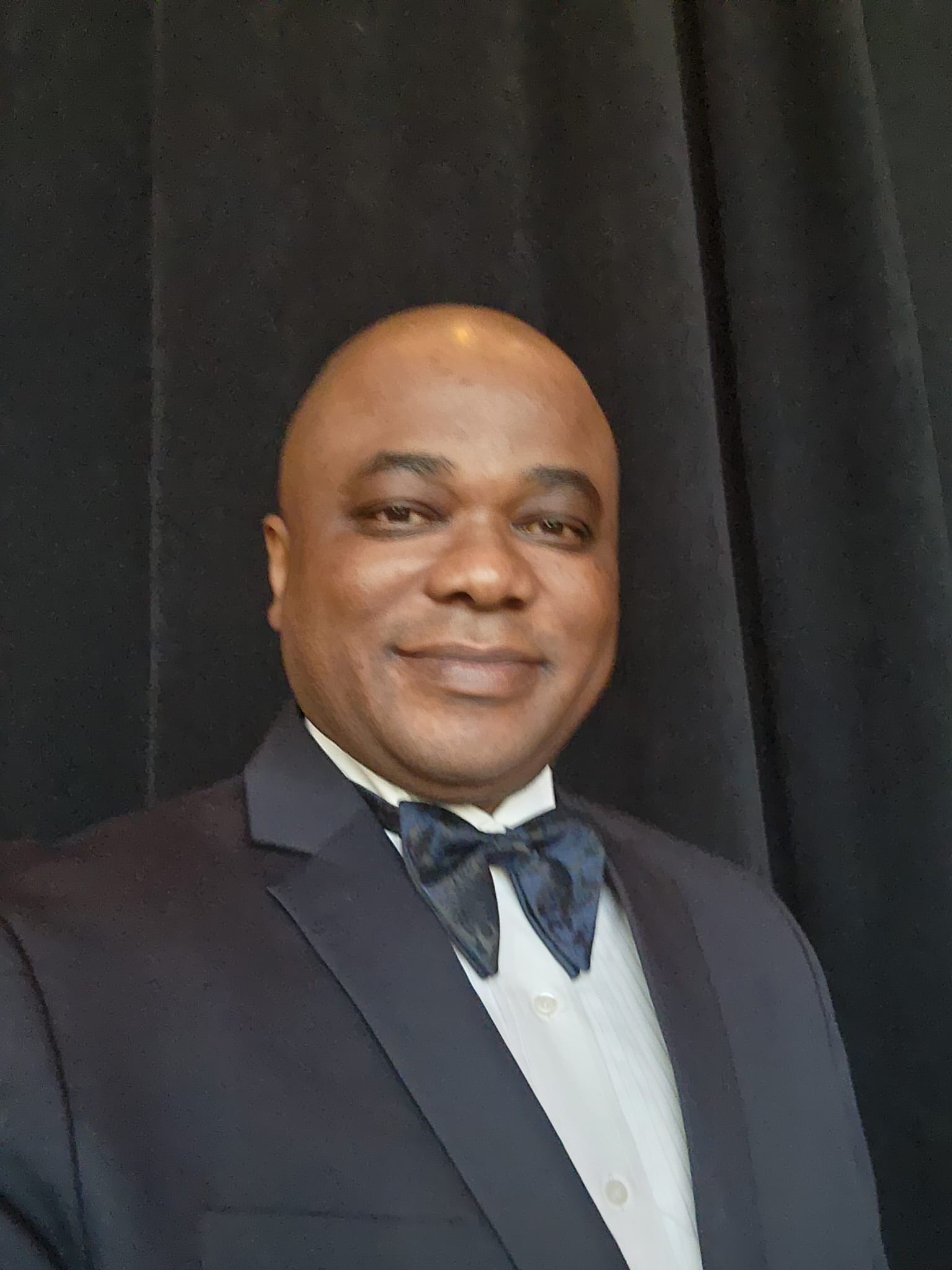Fiert&eacute; nationale au sein du r&eacute;seau social professionnel am&eacute;ricain LinkedIn &agrave; Californie Le Togolais F&eacute;lix AYIKA promu Consultant Senior des Politiques L&eacute;gales